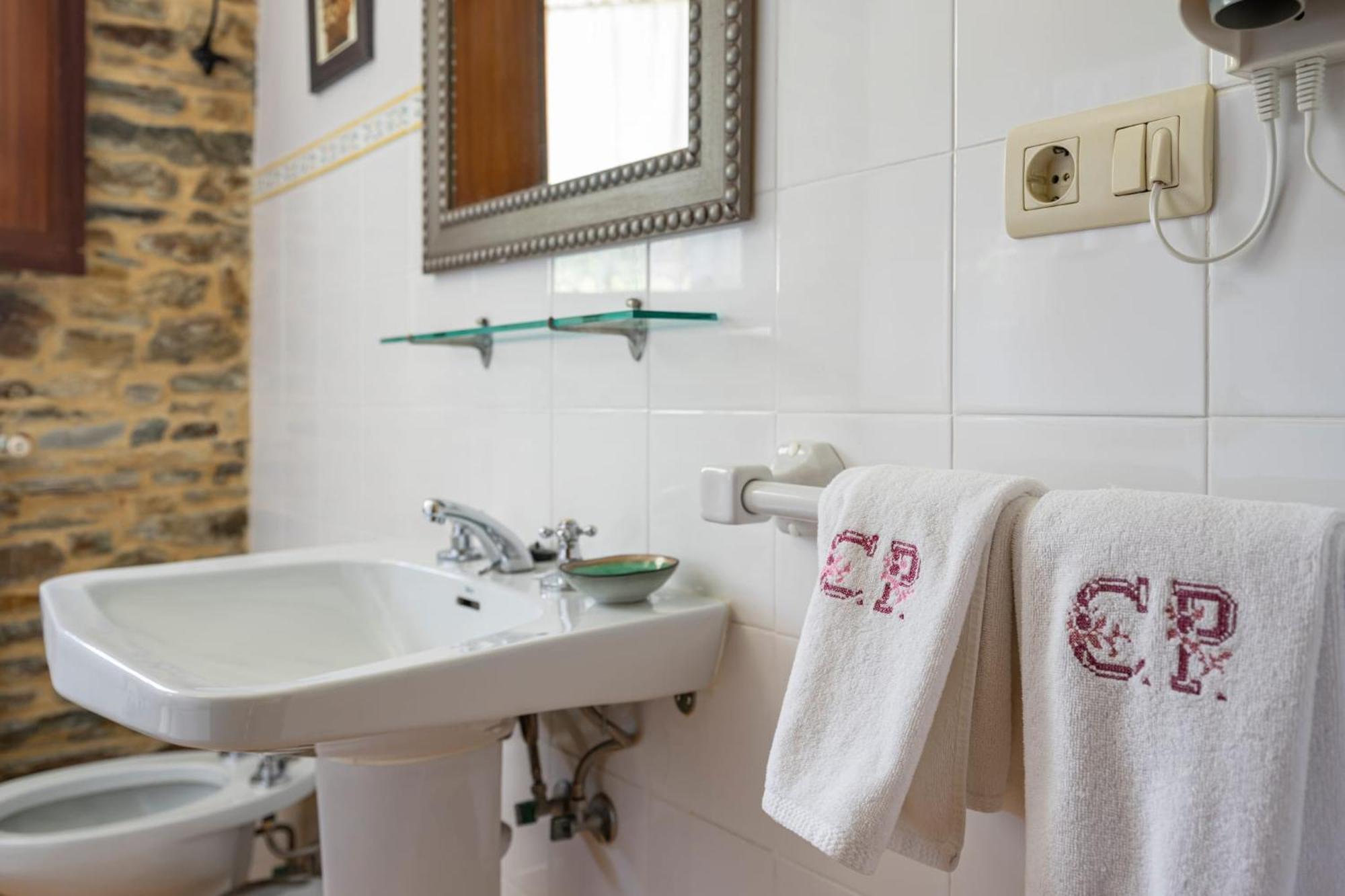 Bed and Breakfast Casa Peleyon Castropol Esterno foto